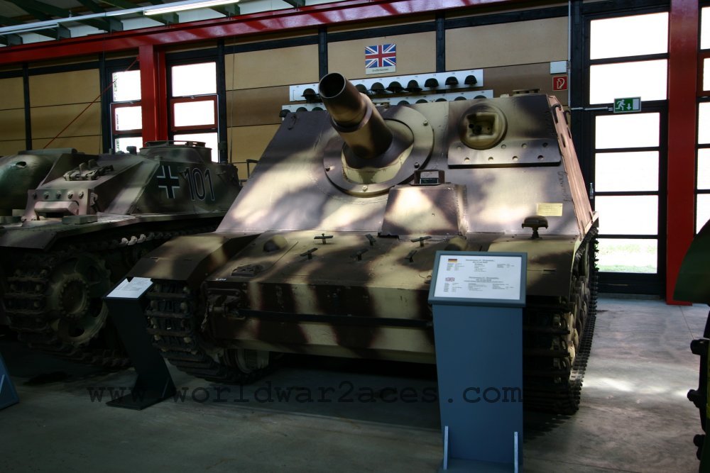 Sturmpanzer IV Brummbar